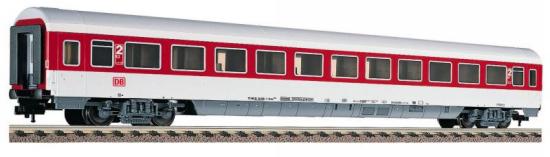 IC/EC long distance compartment Passenger car 2nd class in traffic red livery type Bvmz1853<br /><a href='images/pictures/Fleischmann/5104.jpg' target='_blank'>Full size image</a>